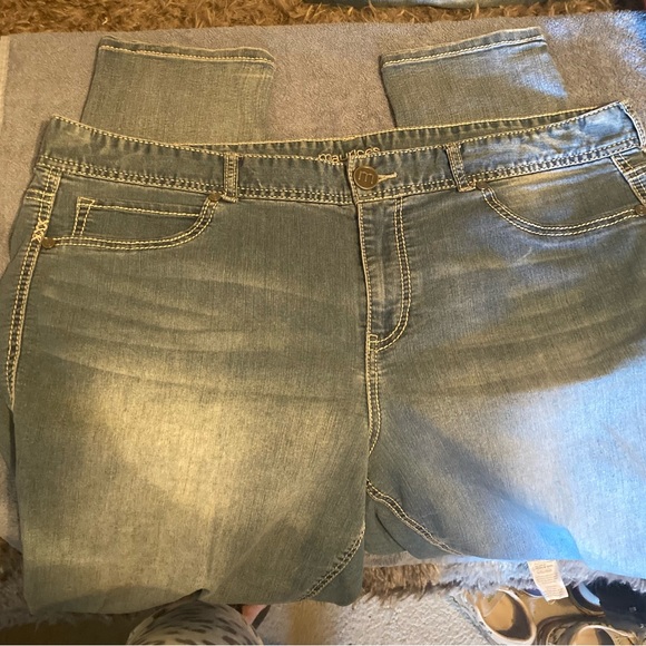 Maurice’s jeans - Picture 1 of 4